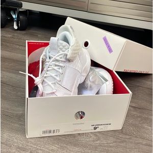Air Jordan XXXVIII SE 9.5
Basketball Shoes